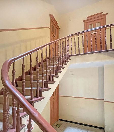 Traumhafter Altbau in direkter Pankelage | Erstbezug | Saniert | Provisionsfrei – Treppenhaus