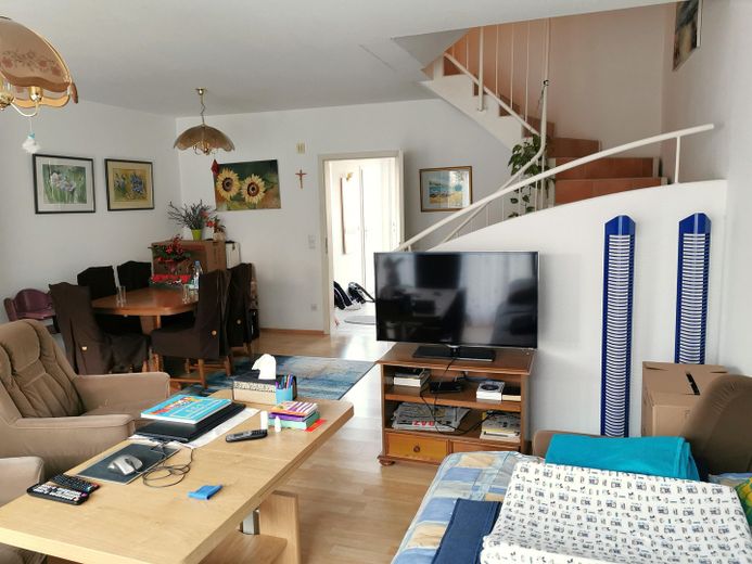 Well-maintained mid-terrace house in a family-friendly location – Wohnzimmer Bild 2