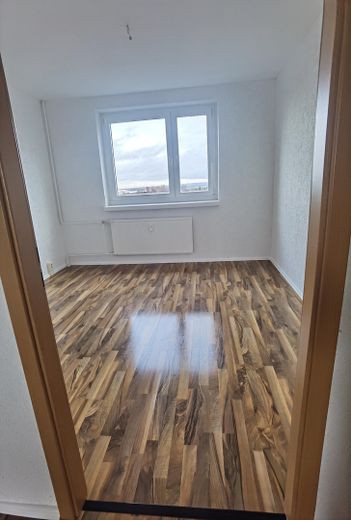 JOBCENTER zahlt Ihre Miete in Halberstadt 4-Raum 77 m² – Foto 1