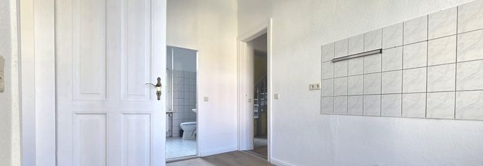 Zwei schöne sanierte 1- Zimmerwohnung im 2 OG / 3OG frei