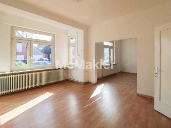 Wohnglück auf zwei Ebenen: Kaminfeuer, Gartenfreude und jede Menge Raum – Foto 1