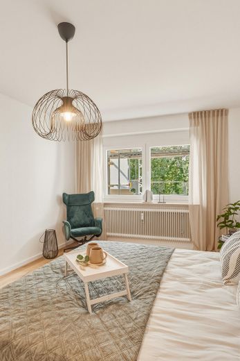 Sofort bezugsfreie, ohne Provison 2-Zimmer-Wohnung in Reutlingen – Schlafzimmer