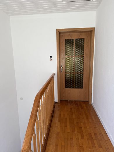 Prima occupazione dopo la ristrutturazione: luminoso appartamento di 2 locali con ampio balcone e cantina – Treppenhaus