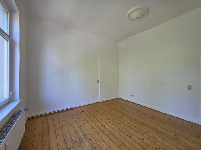 Dolna dzielnica wschodnia! Piękne 2-pokojowe mieszk. SW 1. piętro po lewej E5 – Zimmer 1
