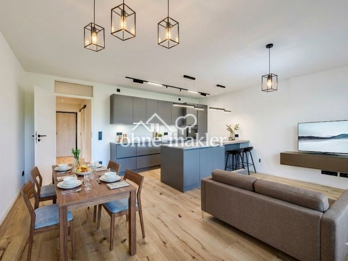Einziehen und Zuhause sein – stilvolle 2,5-Zi-ETW mit Balkon, Erstbezug nach Kernsan., provisionsfr. – Foto 1
