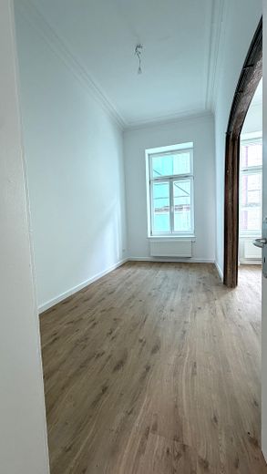 Erstbezug nach Kernsanierung - großzügige Altbauwohnung perfekt für Paar / 2er WG – Wohnzimmer / Schlafzimmer