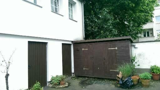 ! Hinterhof ! Rendite oder Büro, Praxis, Handwerker, Artelier, Lager, Halle, Ausstellung, Garage – 2 Garagen mit Tür Rechts