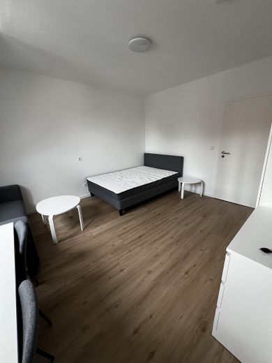 Neu renovierte 3 er WG in Stuttgart Ost 3.OG rechts – WG Zimmer 3