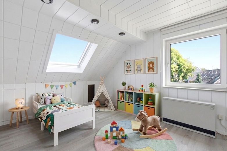 First occupancy after complete renovation: Dream attic apartment with roof terrace, fireplace & air conditioning – Kinderzimmer