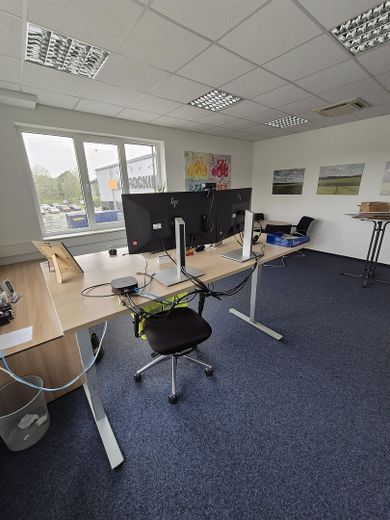 Halle sowie Büro- und Verwaltungsgebäude in Waltershausen – Foto 14