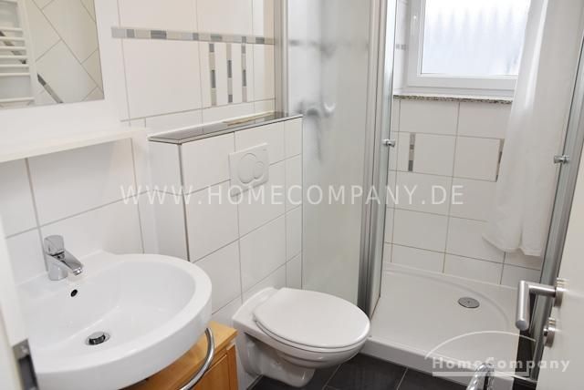 Pattensen, Apartamento nuevo amueblado con techo inclinado en la 1.ª planta de una casa para 2 familias en una zona de nueva construcción. – 11cd2d22e249381c6ad284056f207ece306b6002.jpg