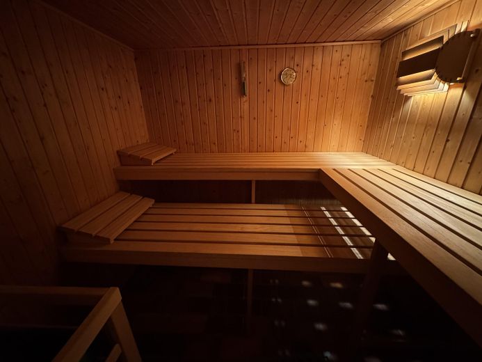 Einfamilienhaus mit Einliegerwohnung in ruhiger Wohnlage – Sauna