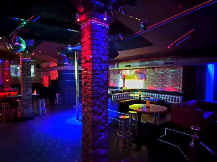 Eventlocation &amp; Club in Berlin zur Miete - bis 200 Gäste | Komplett ausgestattet – Image-7 (2)