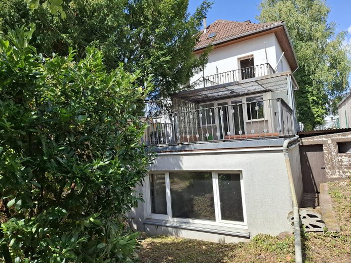 Büyük bir üst hakkı arsası üzerinde tasarım potansiyeline sahip müstakil şehir villası – Rückseite Haus