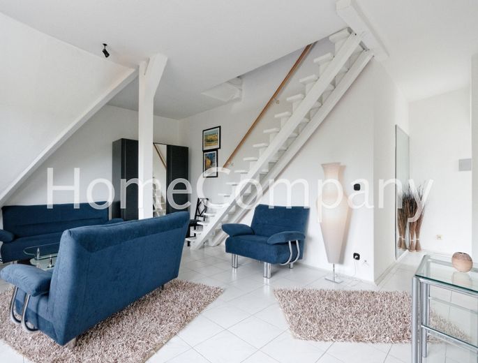 Reizvolles möbliertes Apartment über zwei Ebenen, Internetzugang, gute Wohnlage in Essen – e8c67f58514f13b861921efcbdf88f7d7f3fe61c.jpg