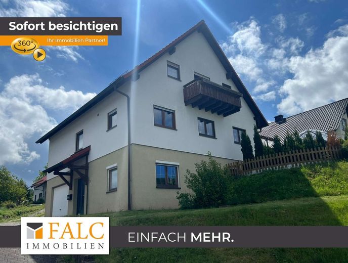 Großes Haus mit Einliegerwohnung – Außenansicht