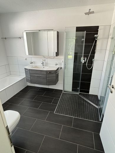 Casa unifamiliare, bungalow 2019 in condizioni pari al nuovo in bella posizione – Foto 16