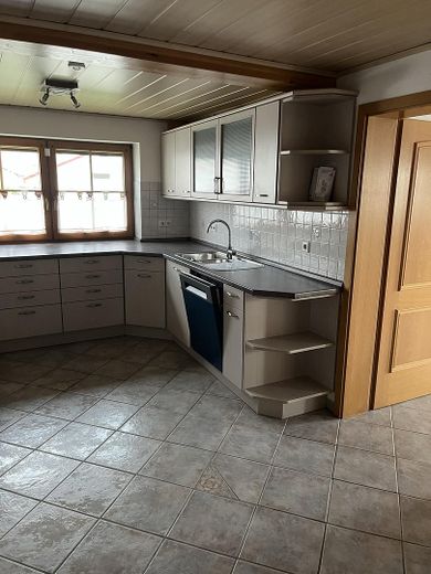 Spazio abitativo per tutti - 5 locali, 170 m², 2 bagni, stufa svedese, balcone, vista – Küche