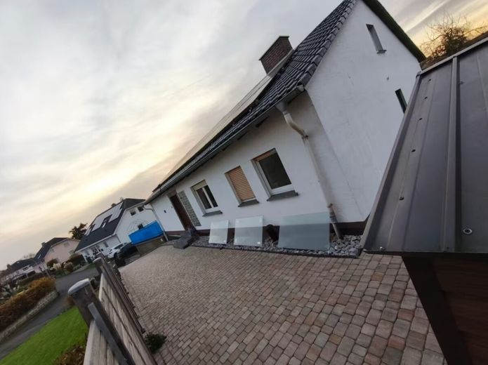 Stadtallendorf, 2 Familienhaus – Foto 3