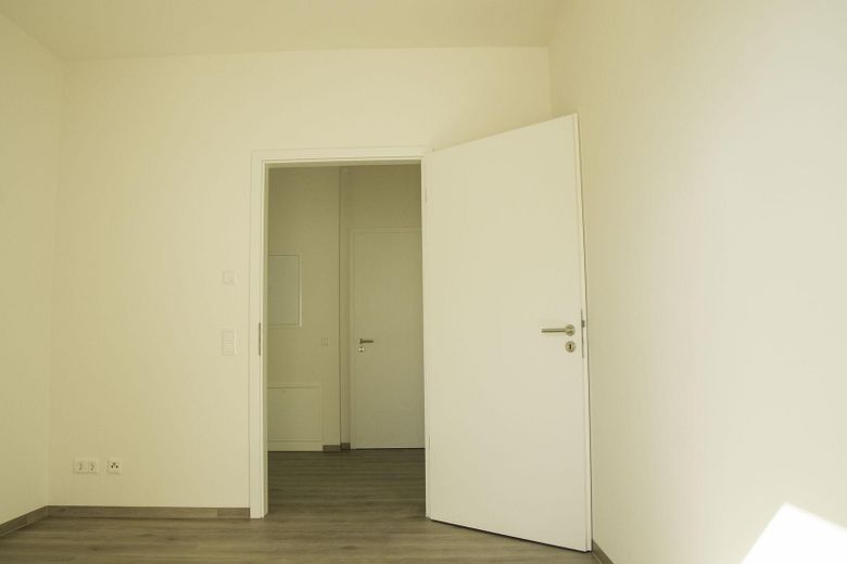 Neubau Erstbezug! Wunderschöne 3 ZW inkl. EBK, Balkon, TG-Stellplatz + Wallbox! – 3. Zimmer