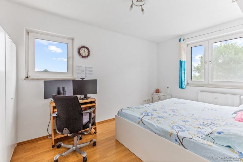 En iyi konumda yatırım fırsatı: Parkstadt Bogenhausen'de yeşil manzaralı kiralık 3 odalı daire – Schlafen