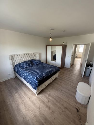 Moderne, kernsanierte 3-Zimmer-Wohnung (65 qm) im 2. OG – Gute Lage nahe FH Niederrhein! – Schlafzimmer