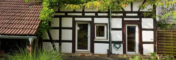 Rückseite mit Terrasse