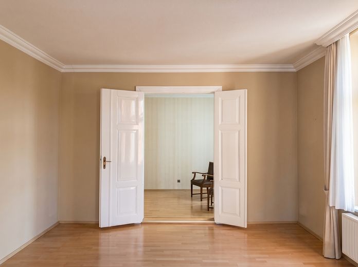 centrally located apartment in a listed historic villa – Blick vom Wohnzimmer