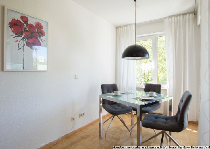 Modern möbliert mit Balkon für 2-6 Monate fußläufig zum Bahnhof und Innenstadt, Freiburg. – 99f9173c4baf8dd17284e3d7a490245b91521d6c.jpg