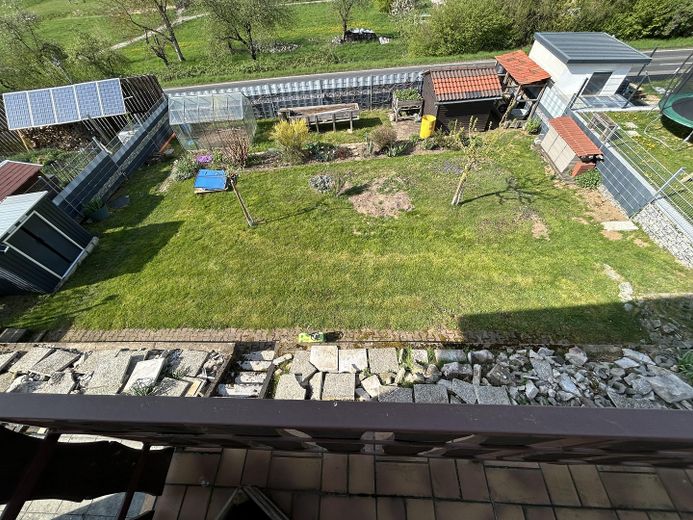 Balkonsicht auf Garten