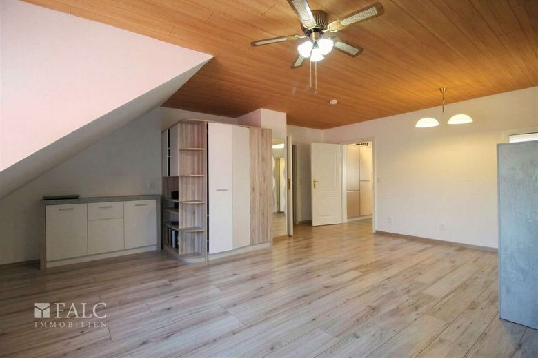 +++ Natur pur &amp; Elbnähe: Großzügige Wohnung zur Miete +++ – Wohnzimmer