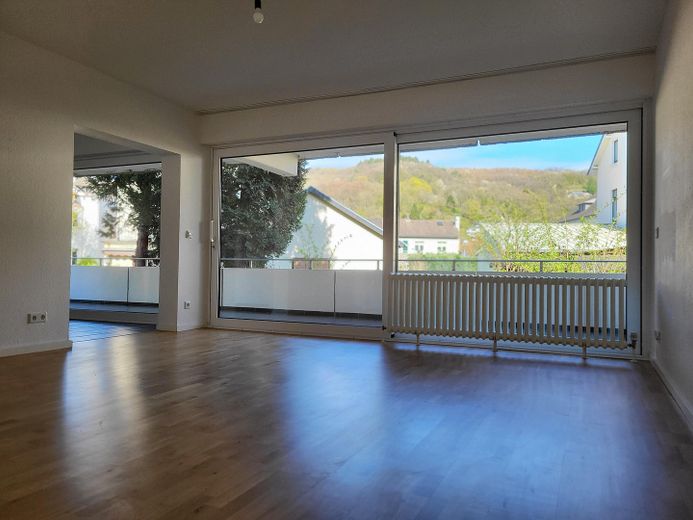 Rhöndorf: 148,5 m² Wohnen und Arbeiten, Haus-im-Haus, eigener Zugang – Blick in das Siebengebirge
