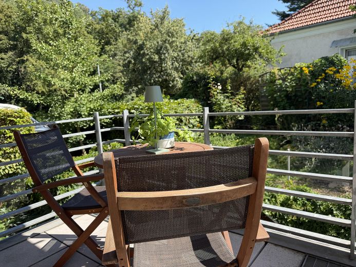 Fantástico apartamento de 2 habitaciones justo junto al Volkspark, en Prenzlauer Berg – toller Blick ins Grüne