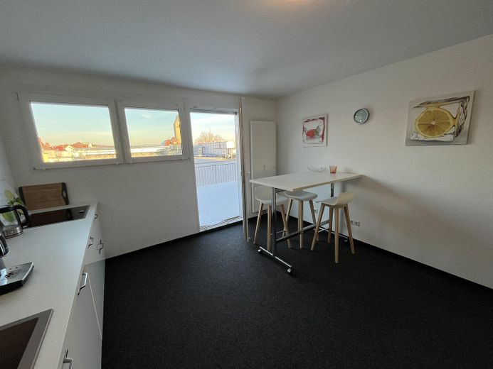Singen’de En İyi Konumda Kiralık Geniş 4,5 Odalı Daire – Fotoğraf 2