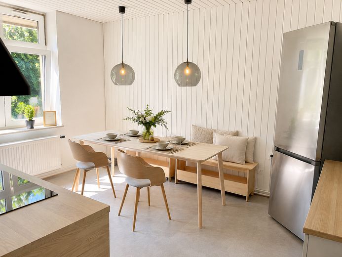 HAVRO HOMES I Sahile yakın yaşayın I Kiel’de dönemsel kiralık şık tarihi bina dairesi – Küche