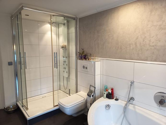 Ruheoase in zentraler Lage in Marl - ein Haus, unzählige Möglichkeiten – Badezimmer 1. OG