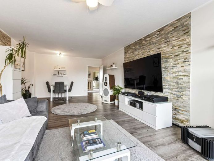Einziehen & wohlfühlen – modernisierte Wohnung mit Balkon und Stellplatz in ruhiger Lage – फोटो 1