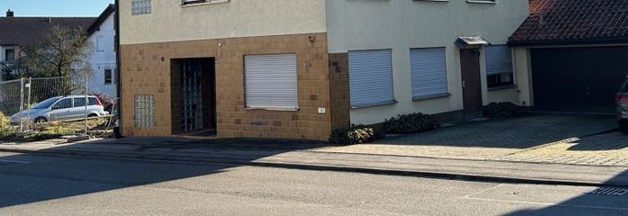 Herrenberg-Haslach: Casa per 2-3 famiglie con unità commerciale