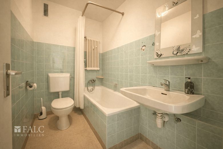 Jetzt provisionsfrei sichern: Ideal für Anleger und Eigennutzer 2-Zimmer Wohnung inkl. Stellplatz – Badezimmer