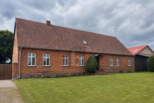 RIESIGES AREAL MIT VIELEN MÖGLICHKEITEN