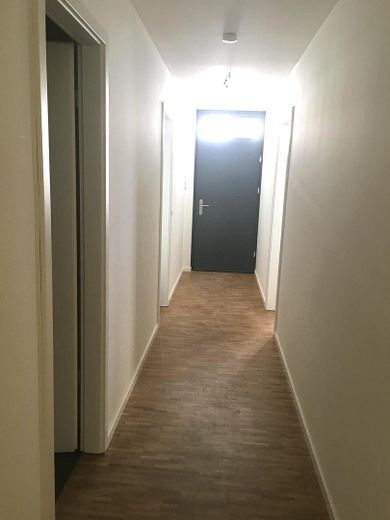 Wonen met stijl en ondergrondse parkeergarage: 3-kamerwoning met balkon in de Dresdner Neustadt – Foto 7