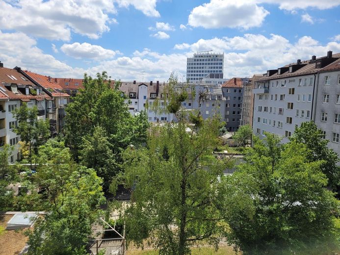 Sonniges Apartment nähe Tegernseer Platz (bezugsfrei) – Ausblick Innenhof