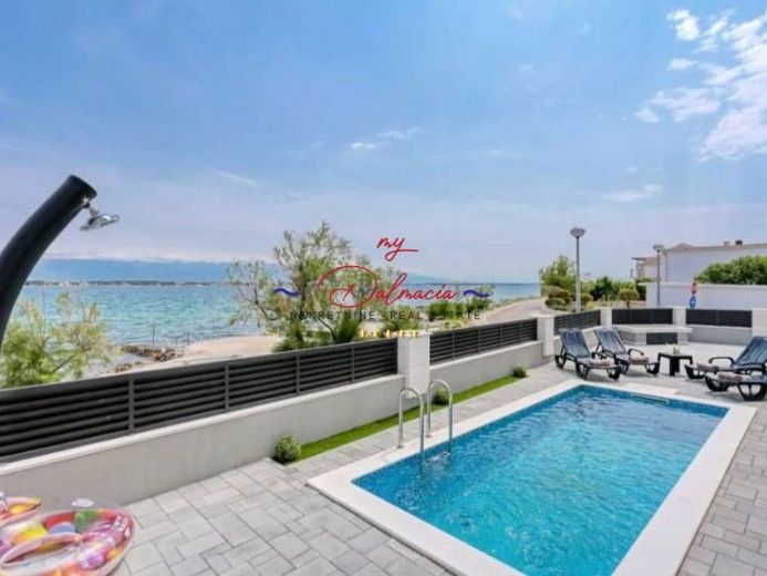 Vir, 1. Reihe zum Meer Südseite, Villa mit Pool – Foto 1