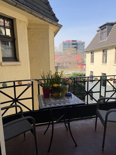 Hermoso piso de 4 habitaciones en un edificio antiguo en el barrio de Kunibertsviertel – Foto 4