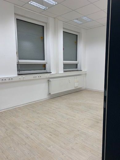 Renovierte Büroflächen,Schulungsräume in Neu-Ulm im  Gewerbegebiet – BG0160_Büroraum