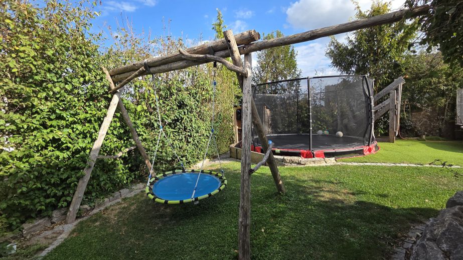 Ampio bungalow con giardino, finiture di pregio e area aggiuntiva opzionale – Spielbereich
