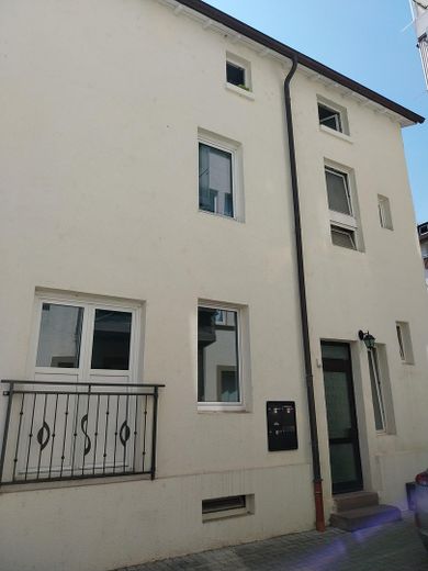 Stuttgart West renovierte, ruhige 4-Zimmer-Wohnung mit Einbauküche – Außenansicht