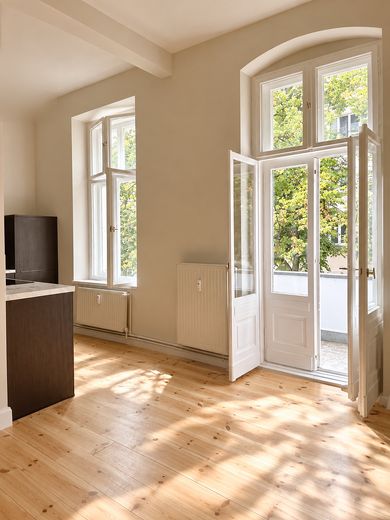 Kernsaniertes 47qm Altbauapartment mit Balkon an der Grenze Prenzlauer Berg/Pankow – Kernsanierte Altbauwohnung