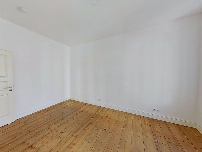 Historischer Charme trifft Wohnkomfort – 4-Zimmer-Altbauwohnung mit Balkon – Ansicht II: Drittes Zimmer