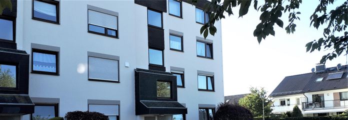 Eingangsbereich und Parken
